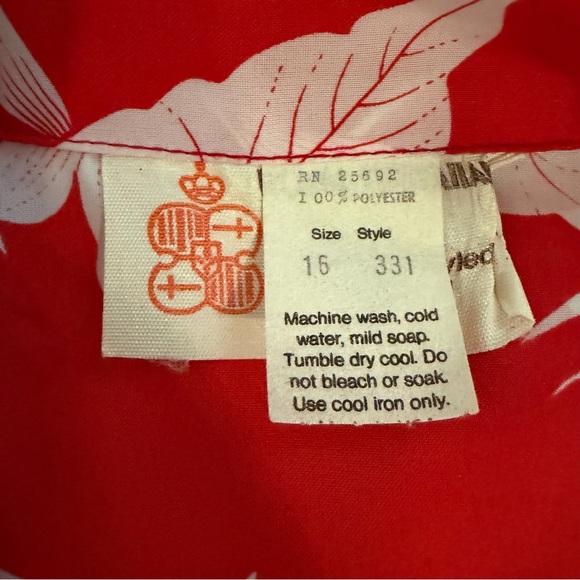 Men's Vintage Royal Hawaiian Men’s Red Floral Shirt - Picture 6 of 7